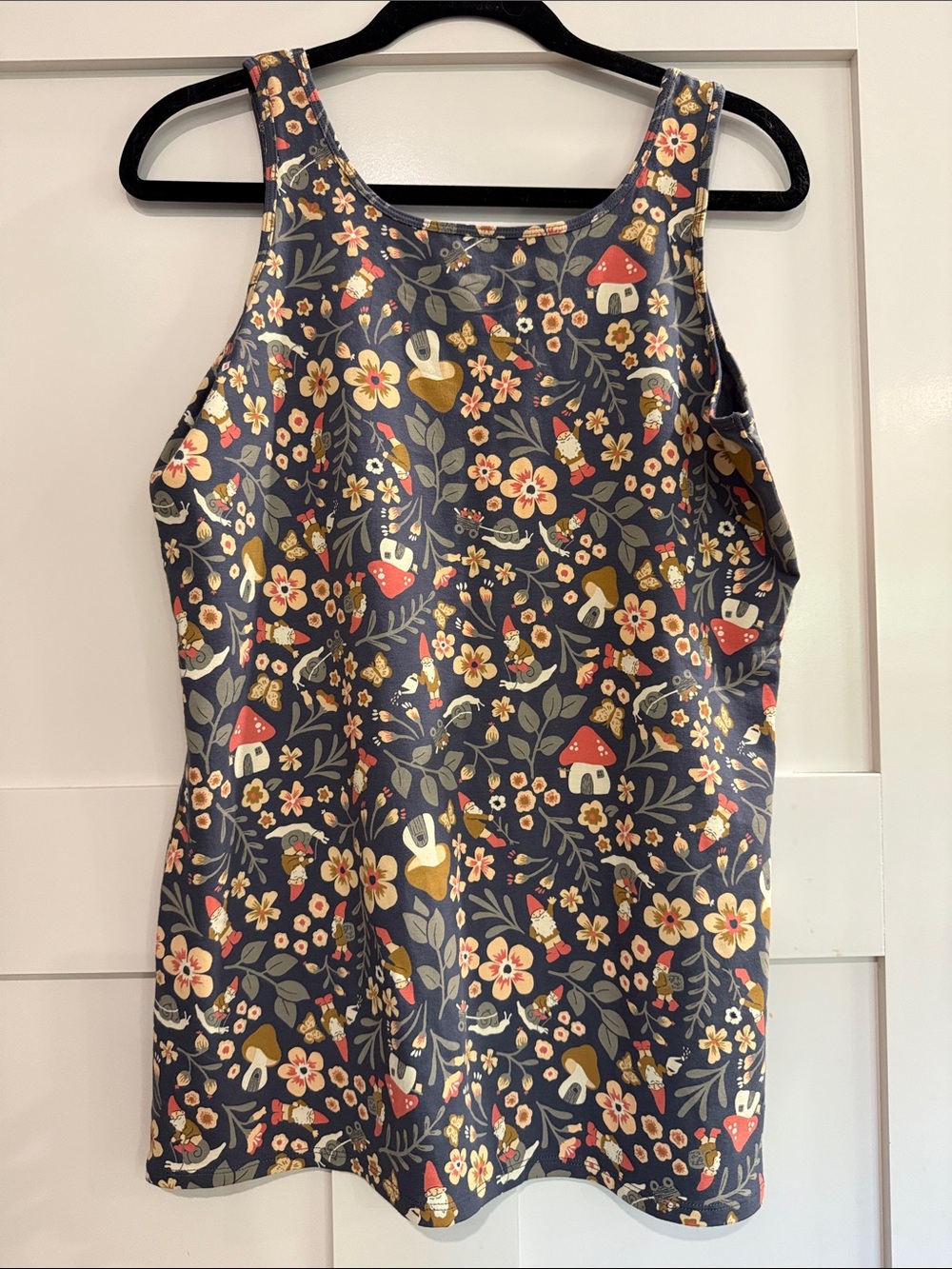 Duluth Trading NWOT Gnome, Floral & Mushroom Print Tank Top - Navy Background - Picture 3 of 4